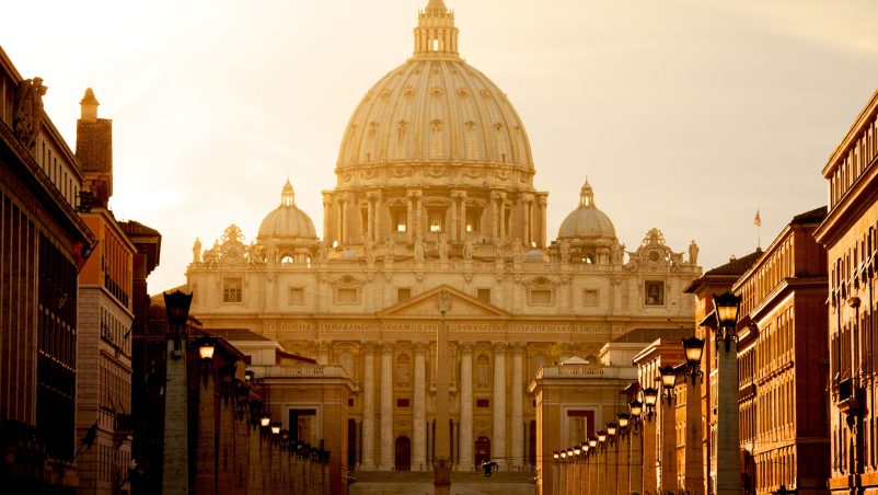 Mặt bằng v&agrave; mặt tiền